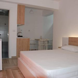The Hill Apartment